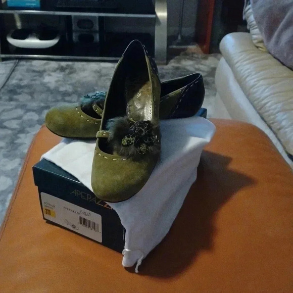 🌹apepazza flats with feather decoration🎉 - Picture 3 of 11